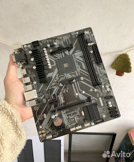 Материнская плата Gigabyte b450m s2h