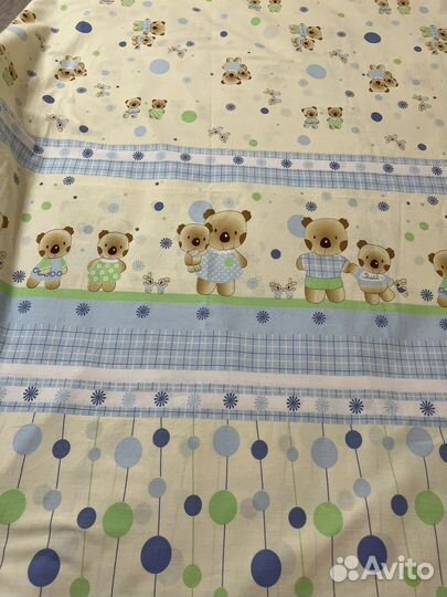 Одеяло, подушка, белье и мобиль для младенца