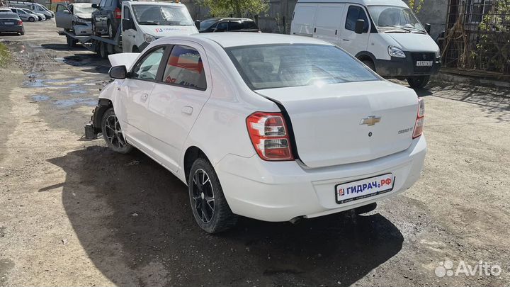 Накладка торпедо левая с торца Chevrolet Cobalt (T