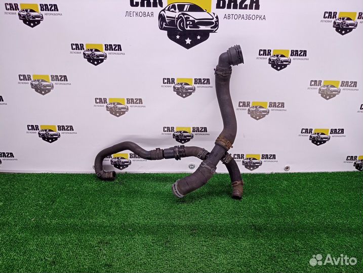 Патрубок системы охлаждения Audi Q3