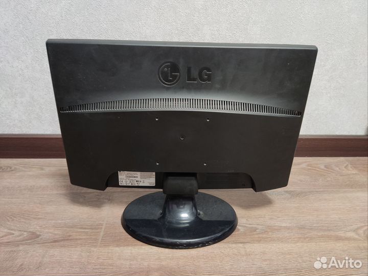 Монитор для компьютера LG 22 дюйма