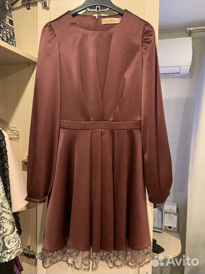 Платье нарядное XS шёлк