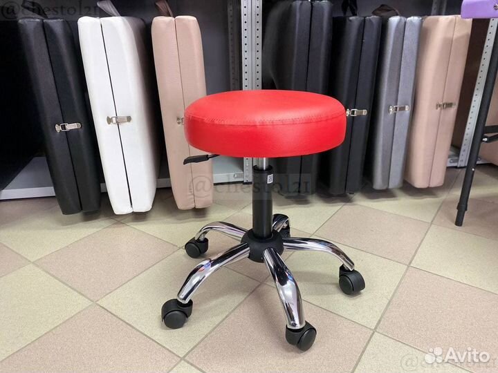 Стул на колесиках