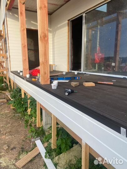 Плотник сборщик каркасных домов