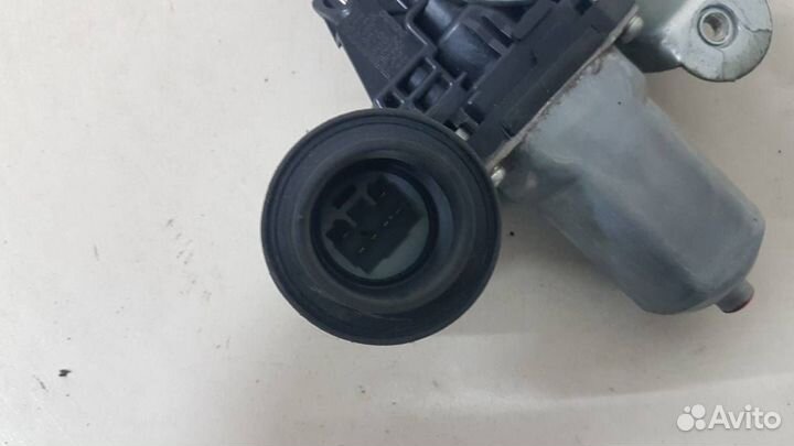 Стеклоподъемник электр. задний правый Toyota Camry