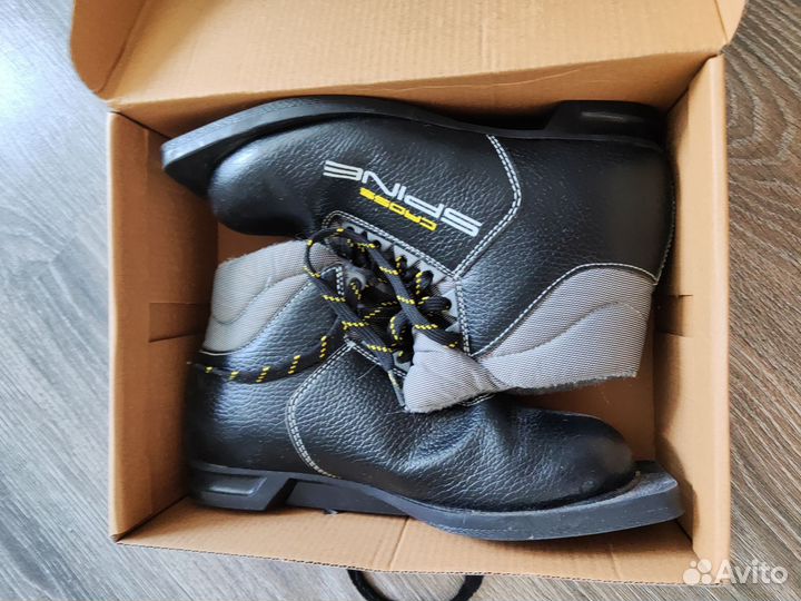 Лыжные ботинки натуральная кожа 37р
