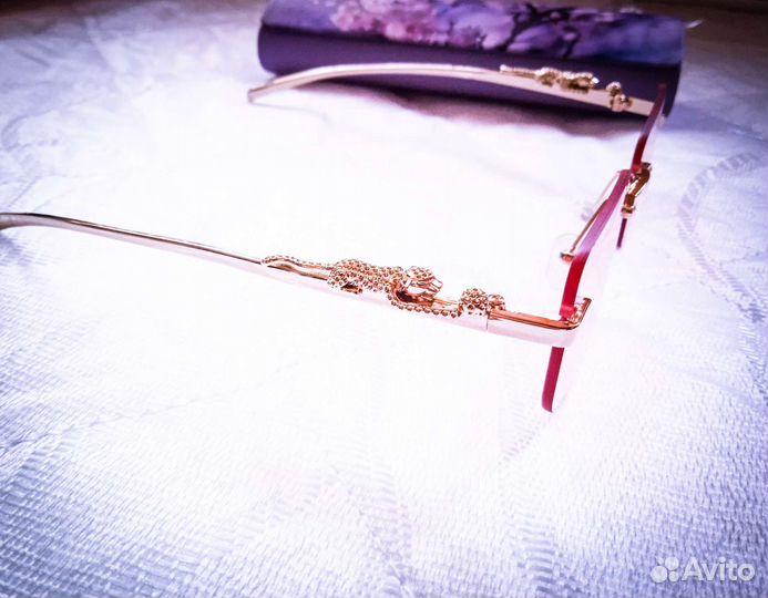 Очень красивые очки с чехлом