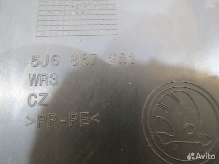 Обшивка стойки средняя левая Skoda Fabia