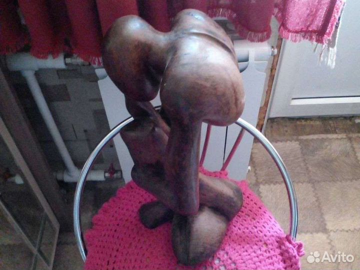 Настольная фигурка