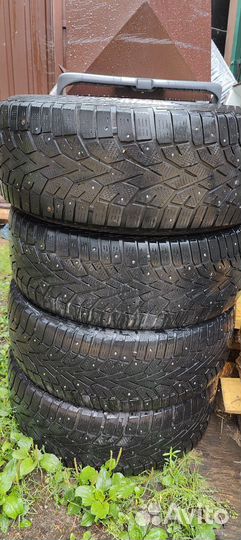 Gislaved NordFrost 100 215/60 R16 99T