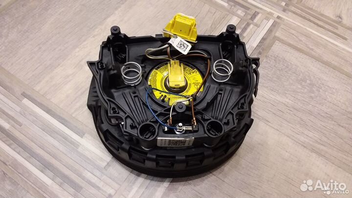 Подушка безопасности в руль VW Passat B6