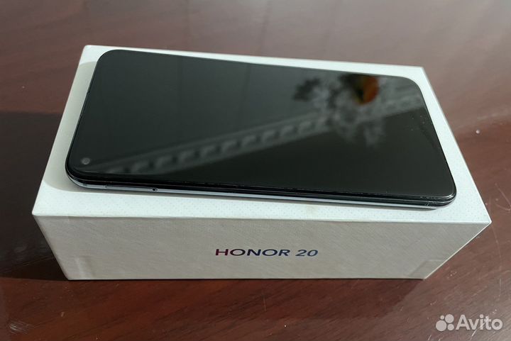 Телефон Honor 20