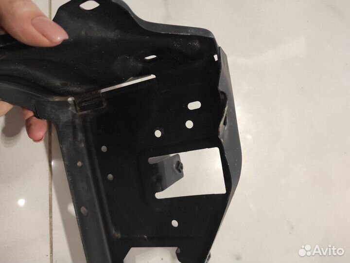 Кронштейн фары передний правый Bmw X1 F48 2015