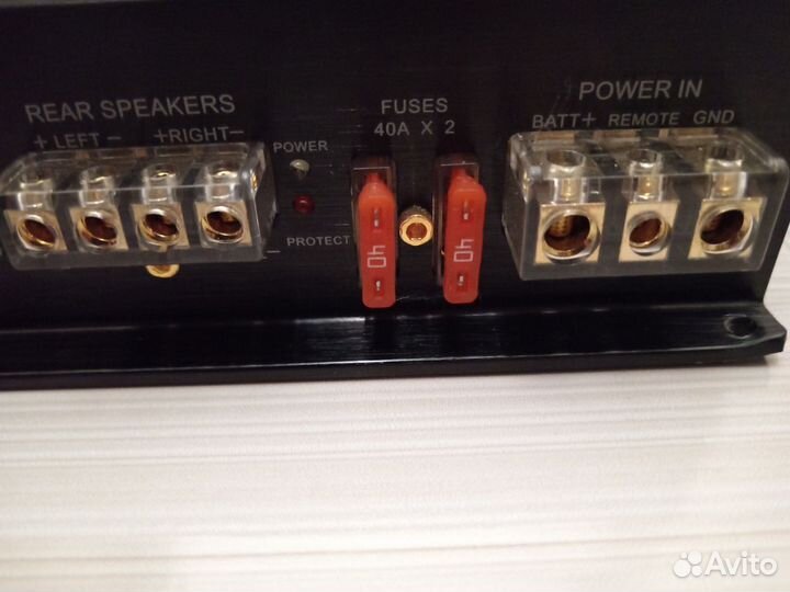 Black Hydra HGA-4.100 4-канальный усилитель