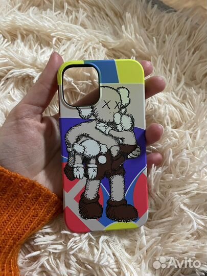 Крышка kaws на iPhone 12 Mini