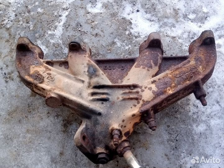 Коллектор выпускной Audi 80 B4 B3