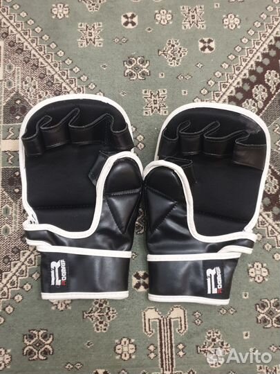 Перчатки для единоборств