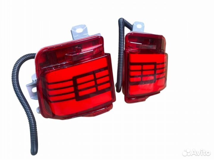 Катафоты в задний бампер Toyota Land Cruiser 200 2016-2022 LED (красные)