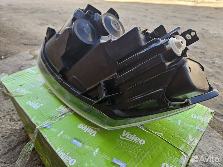 Фара правая Фольксваген Поло