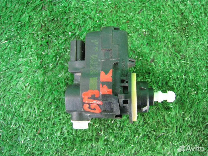 Корректор фары Toyota Yaris P13 2015