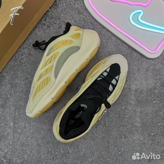 Кроссовки Adidas Yeezy Boost 700