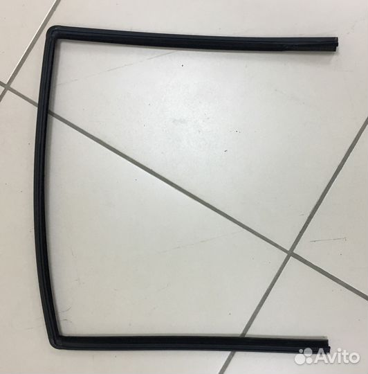 Уплотнитель стекла двери Mercedes-Benz W211