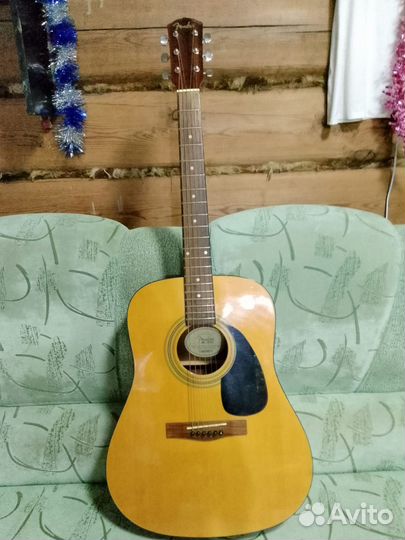 Акустическая гитара