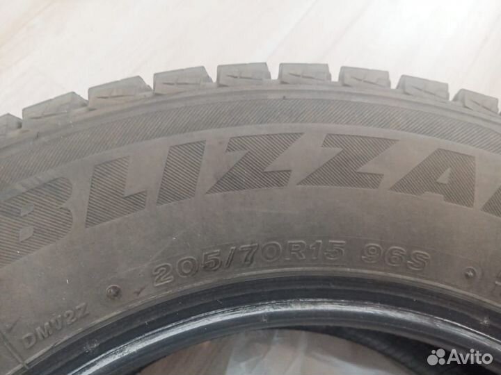 Bridgestone Blizzak DM-V2 205/70 R15 96S