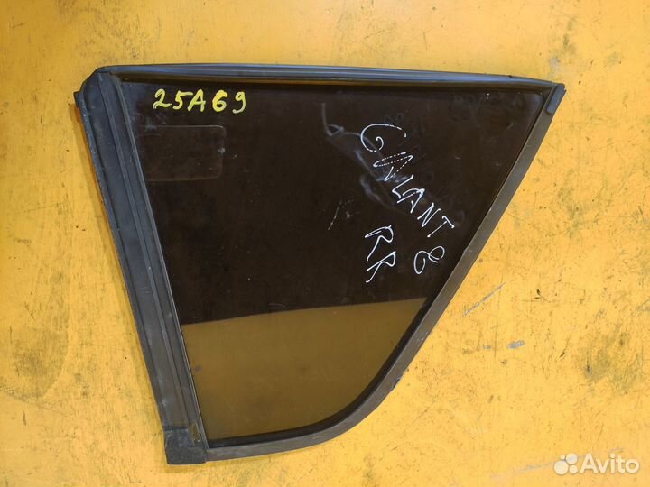 Форточка задняя правая на Mitsubishi Galant 8