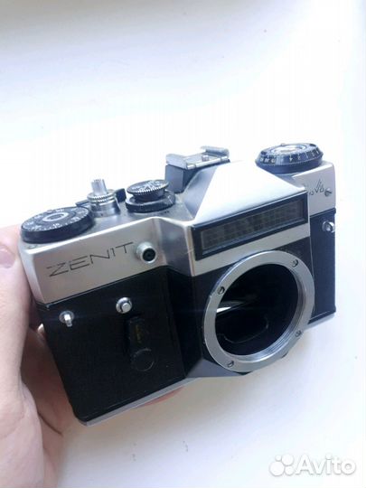 Фотоаппарат zenit EM.Объектив Helios-44mm