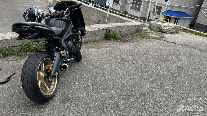 Triumph strit tripl 675r