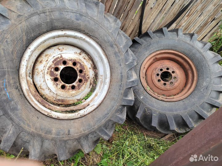 Колёса от комбайна Енисей