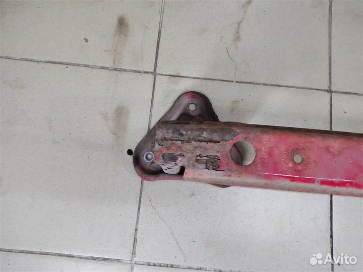 Усилитель бампера заднего Toyota Yaris P90 2010