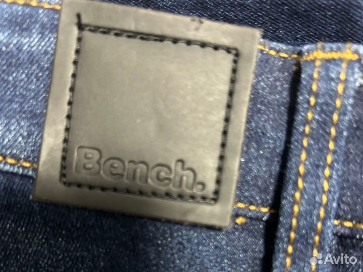Джинсы bench