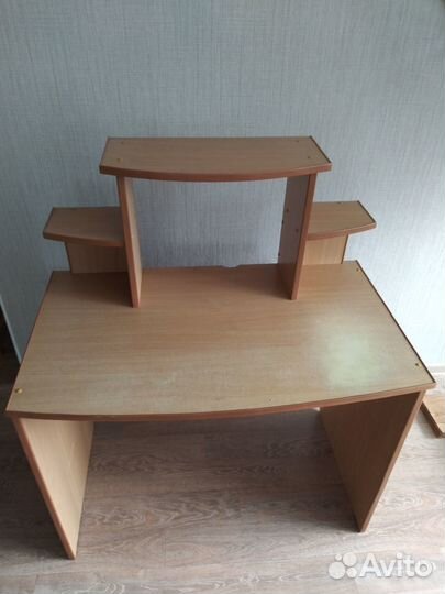 Продам компьютерный стол б/у
