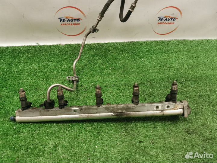 Топливная рейка Ford Kuga 1 2.5 hydb 2010