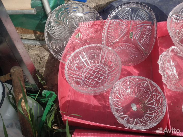 Хрустальные вазы, икорницы, пепельницы, стопочки