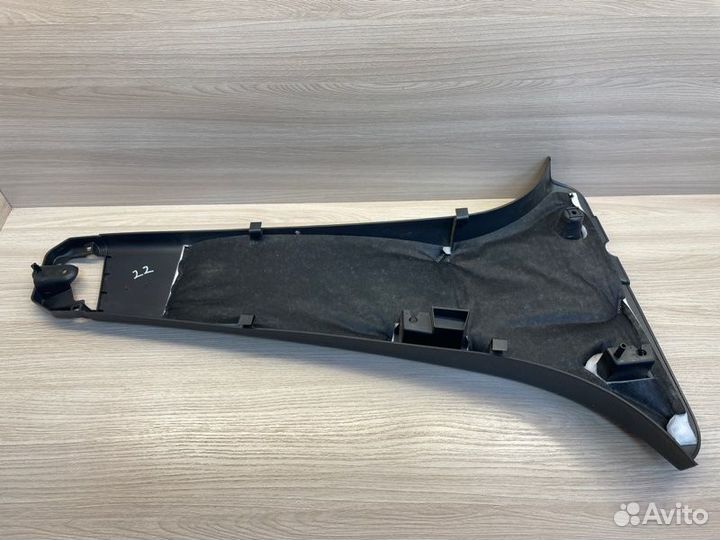 Обшивка средней стойки левая LADA X-Ray