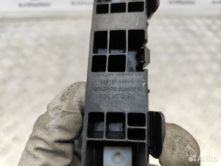 Кронштейн заднего бампера правый Hyundai I30 GD