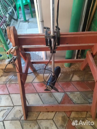 Подвесной электродвигатель на лодку