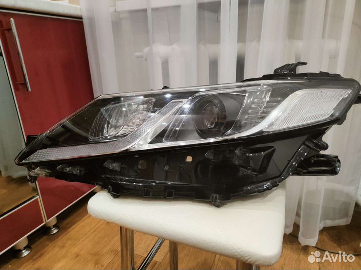 Фара левая на toyota camry 70