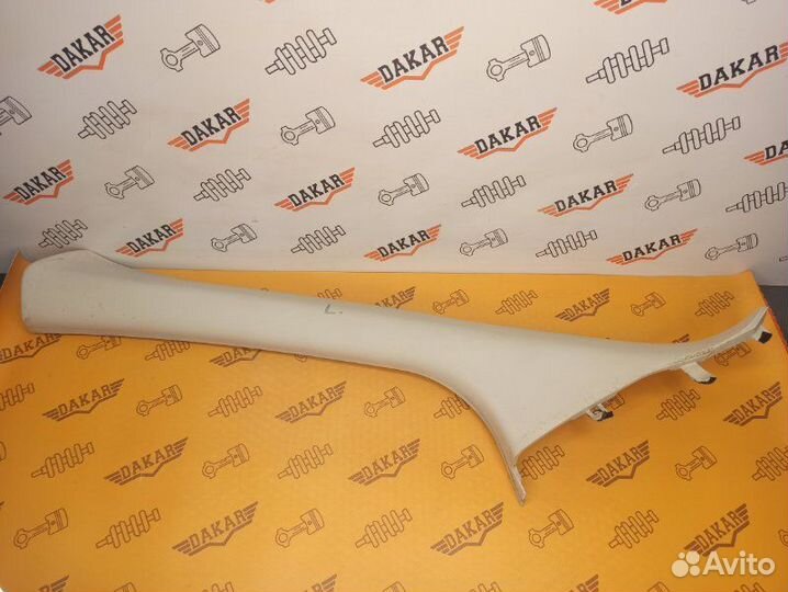 Обшивка стойки стекла передняя левая Ford Focus