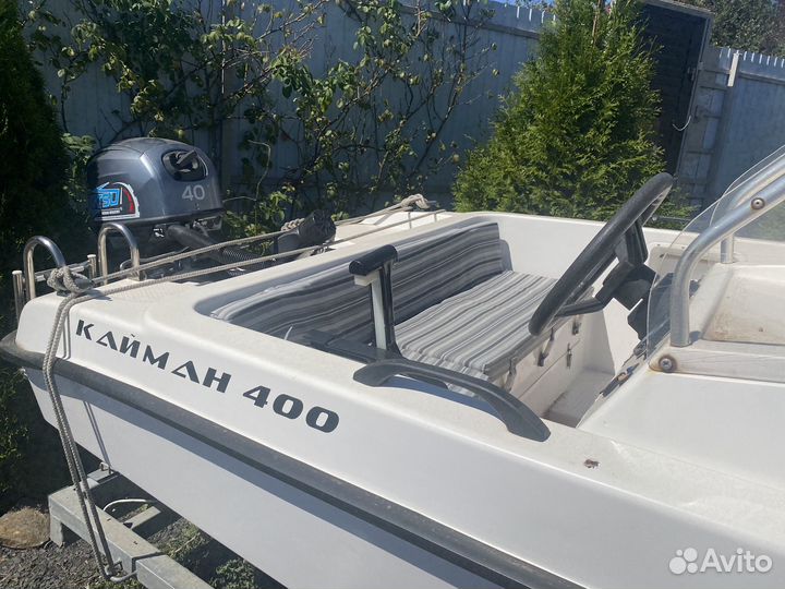 Моторная лодка Кайман 400 стеклопластик