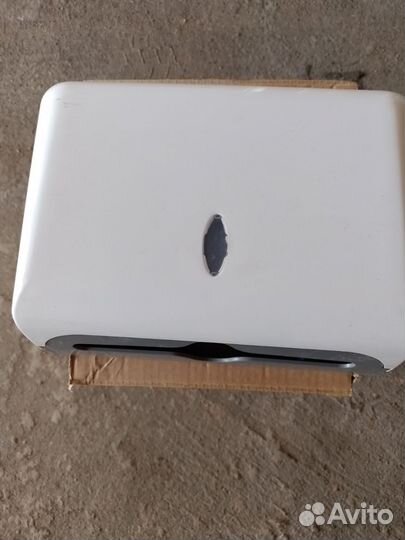 Диспансер для бумажных полотенец