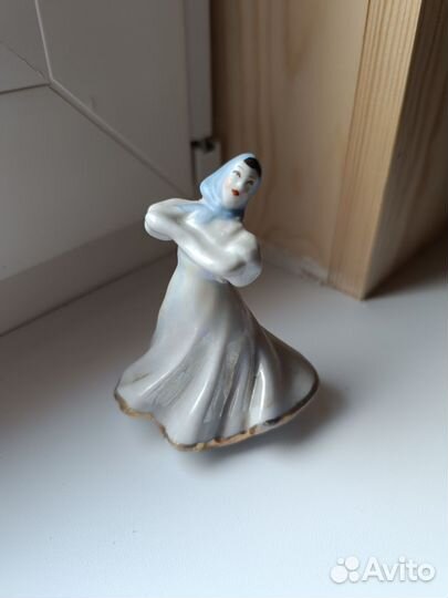 Статуэтка фарфор дулево