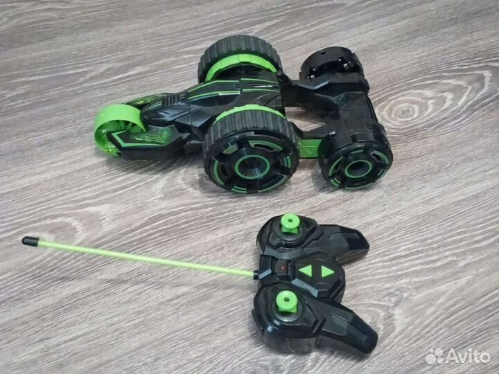 Машинка-перевëртыш на радиоуправлении