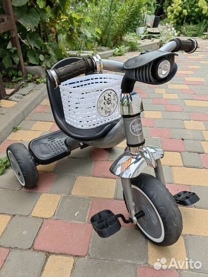 Детский трехколесный велосипед