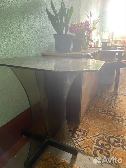 Столик стеклянный