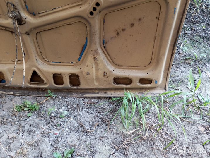 Капот ваз2103