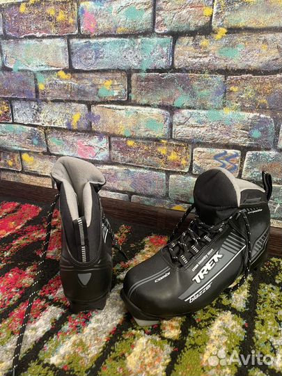 Лыжные ботинки